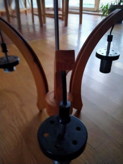 Drewniana lampa wisząca