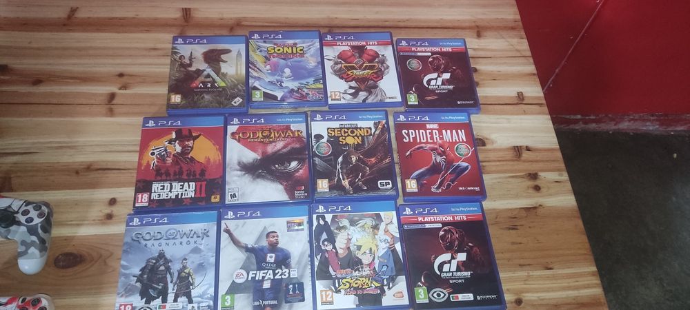 Vendo PS4 Slim como nova