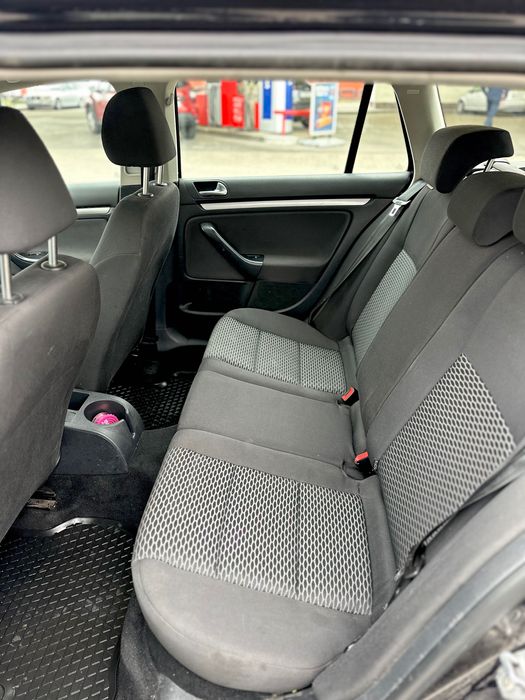 Volkswagen Golf 6 1.6 Tdi 2010 rok kombi