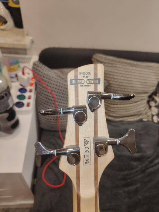 Gitara basowa Ibanez
