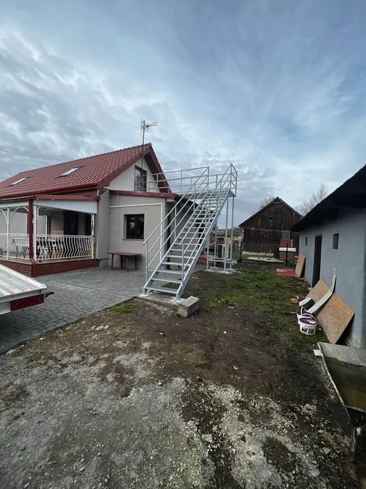 Schody metalowe zewnętrzne  stalowe techniczne krata
