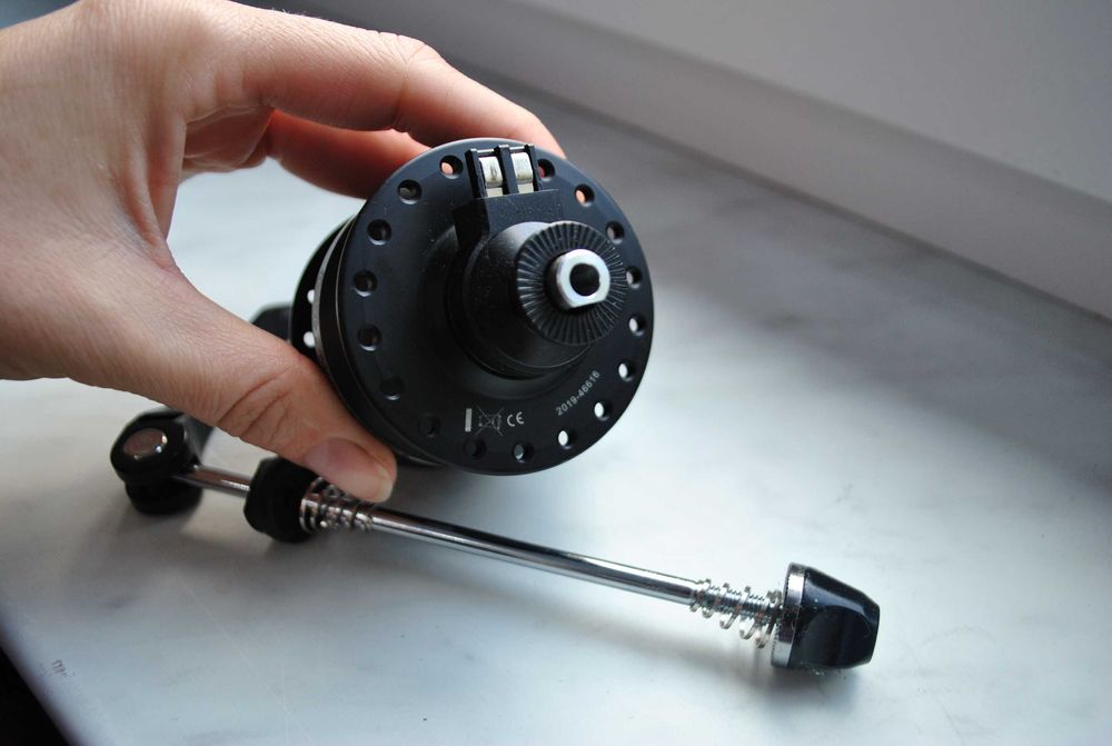 Shutter Precision dynamo Pl-8 centerlock piasta Gravel Treking