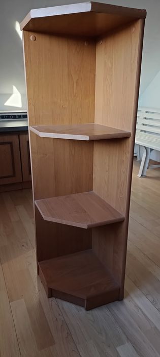 Półka rogowa z płyty drewnopodobnej