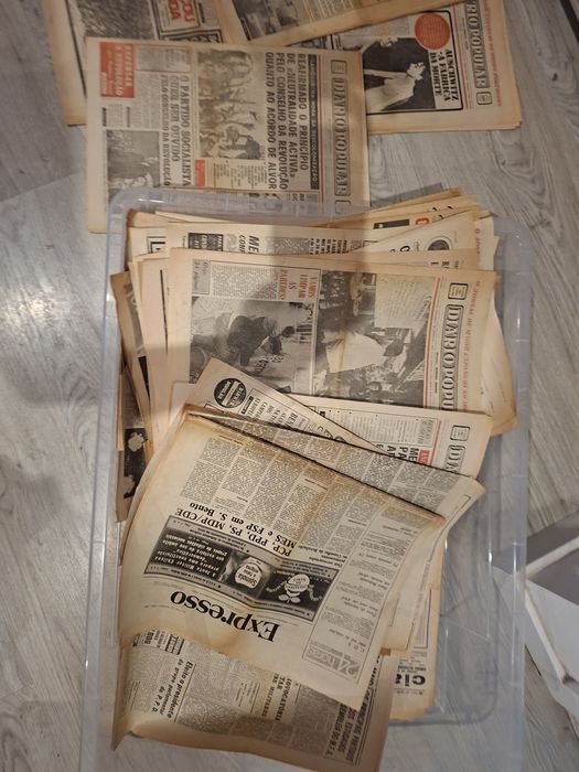 Lote de Jornais de 1975