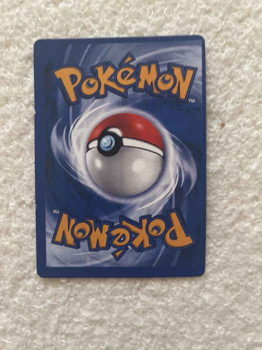 Carta Pokémon holográfica Boltund V