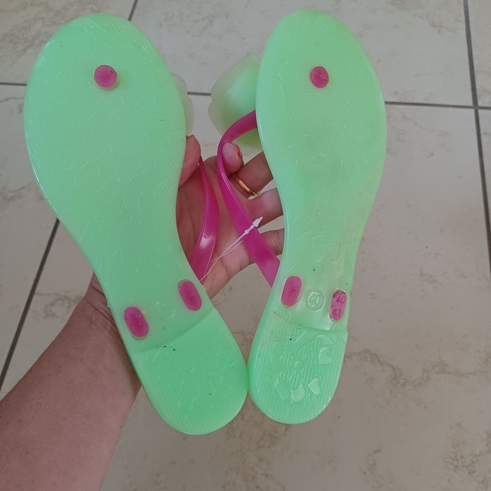 Klapki firmy Mitsuko neonowe nowe 40