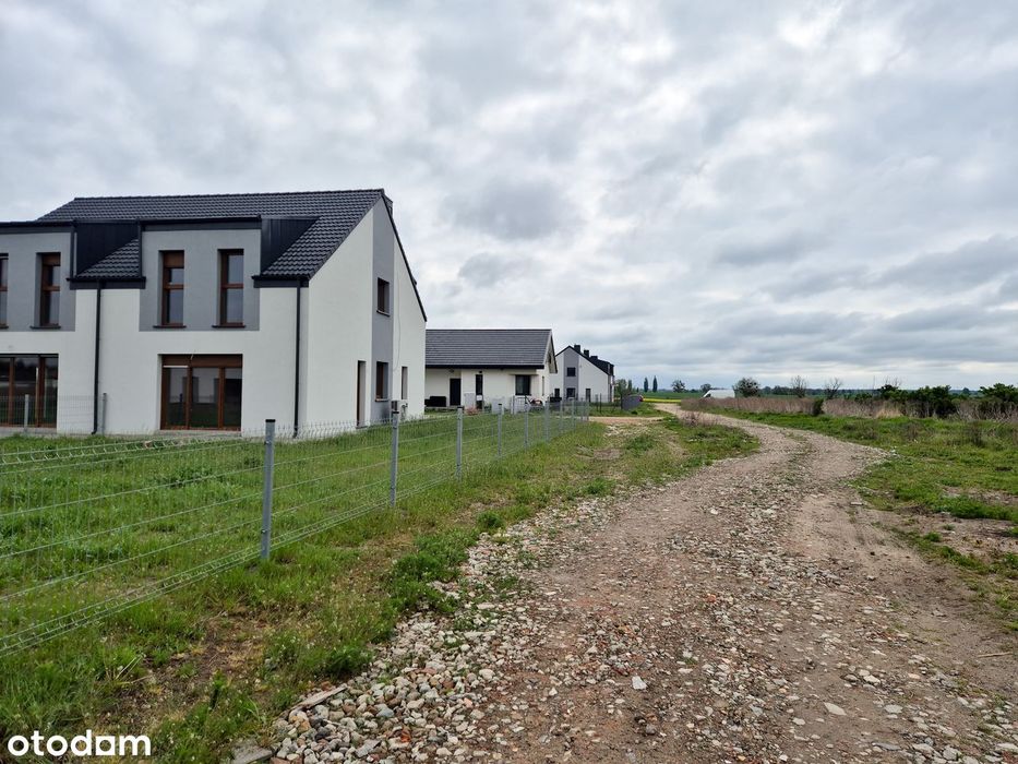 Działka 904 m² z MEDIAMI i miejscowym planem zagospodarowania - Widok 2