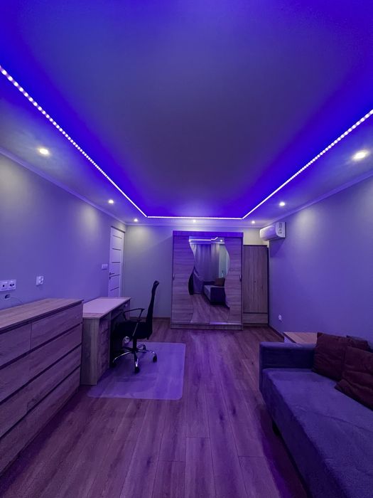 Duży pokój z balkonem i klimatyzacją na wynajem