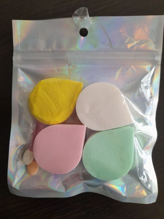 Продам повязку на голову + спонжи за 145 грн .