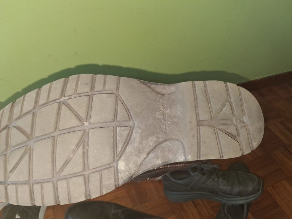 6 pares  de sapatos e tênis ,usado poucas vezes