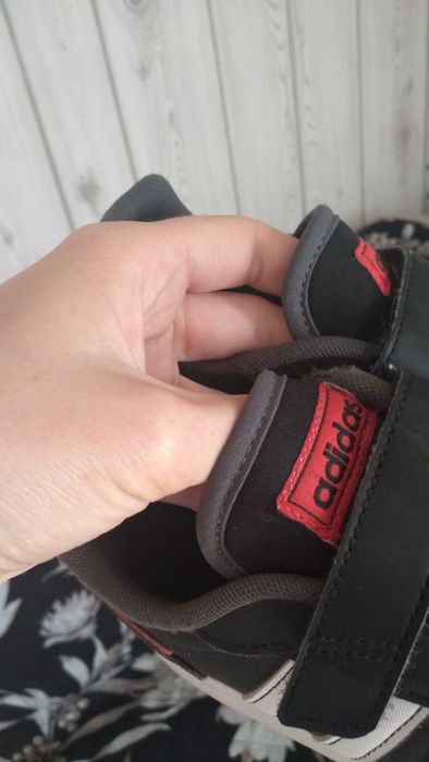Czarne chłopięce buty adidas na rzepy 35