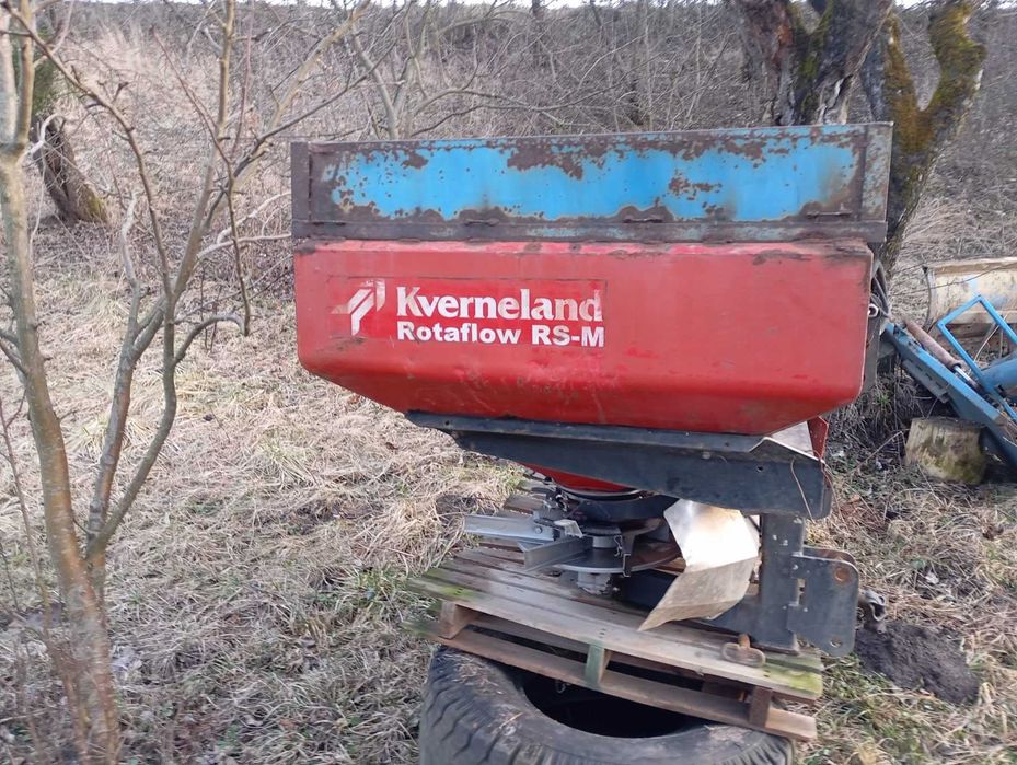 Розкидач міндобрива Kverneland
