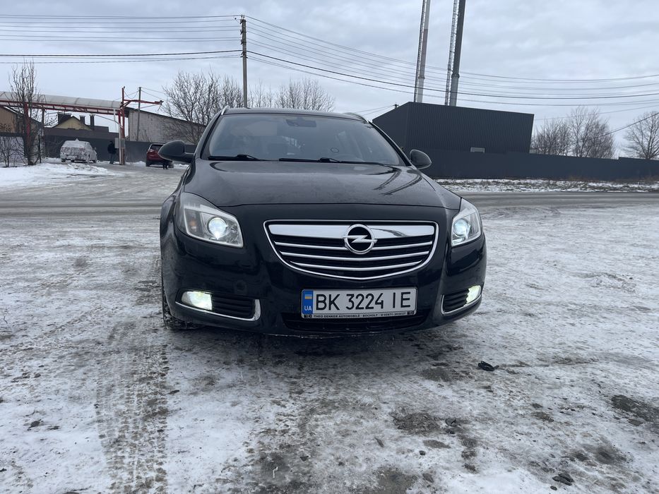 Авто Opel insignia 2010