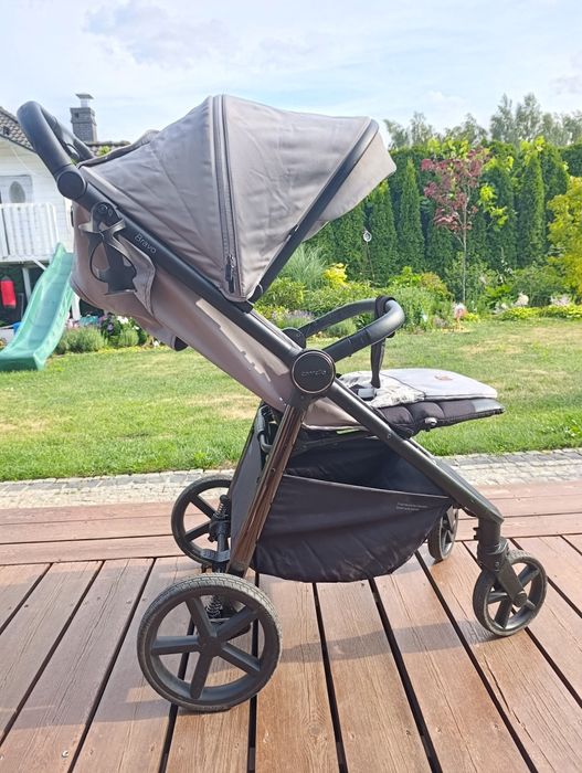 Wózek spacerowy CARRELLO BRAVO dla dziecka do 22 kg DUŻE koła EVA