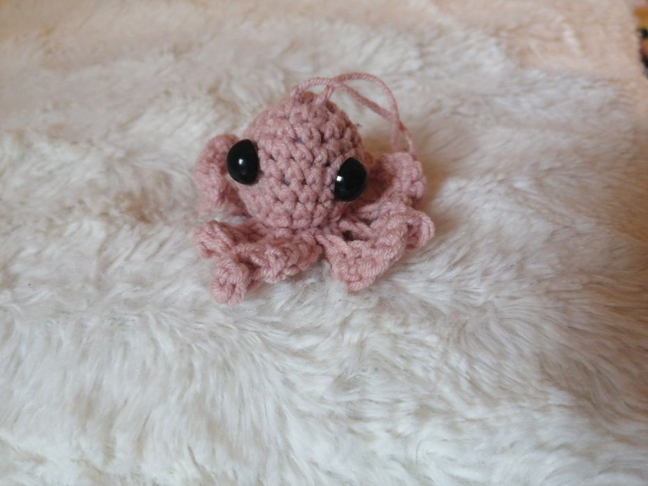 Ośmiorniczka na szydełku