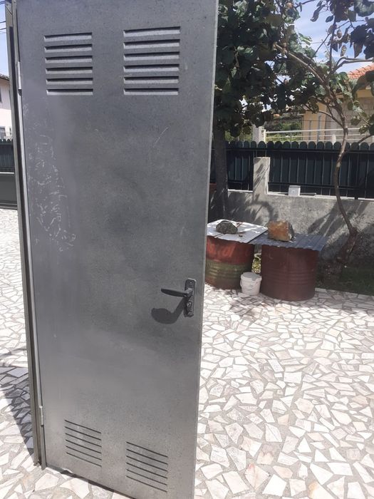 Porta de arrumos