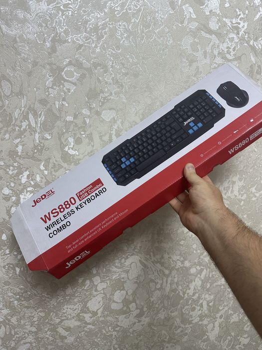 Беспроводная клавиатура с мышкой