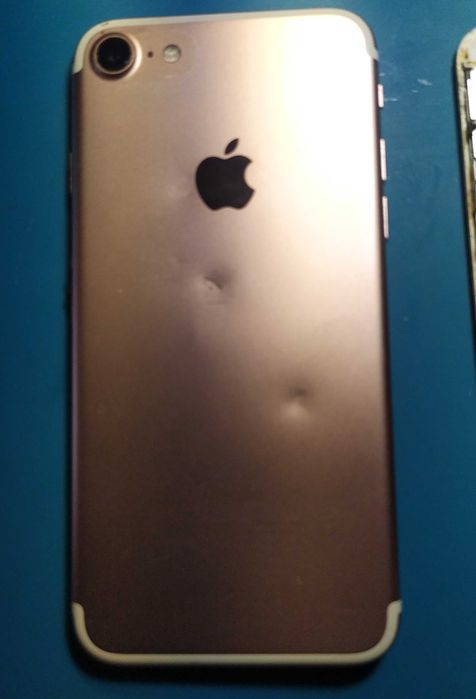 Телефон iPhone 7 на запчасти