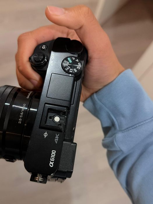 Câmara Sony Alpha 6100 + extras