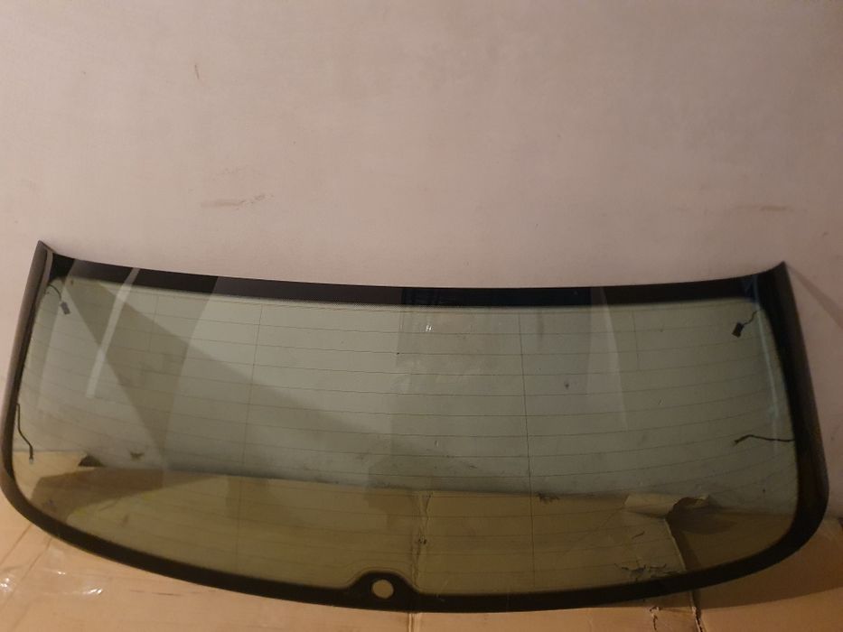 Szyba tylna golf 5 V