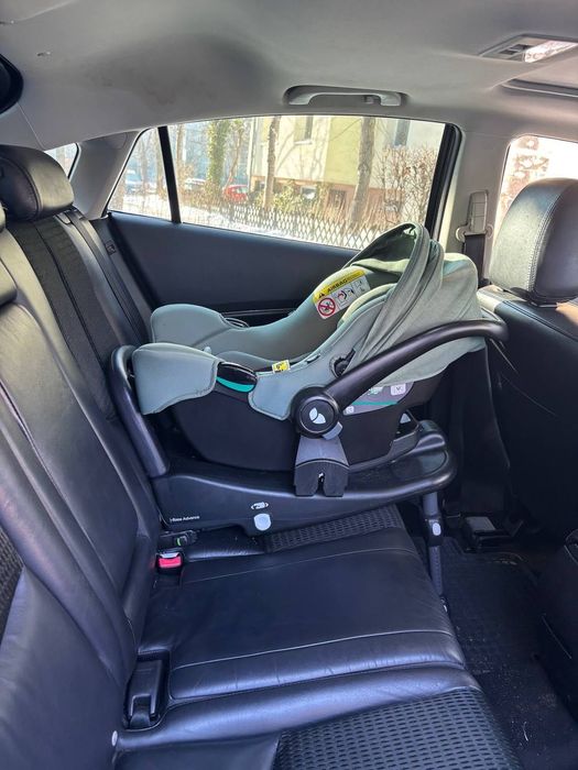 Fotelik samochodowy + baza