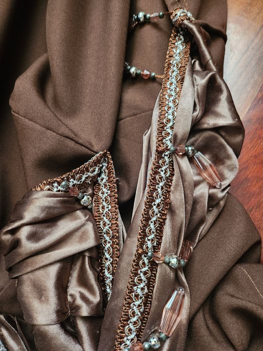 Zasłony brązowe koraliki lamberkin falbana jednoczęściowe 270x224