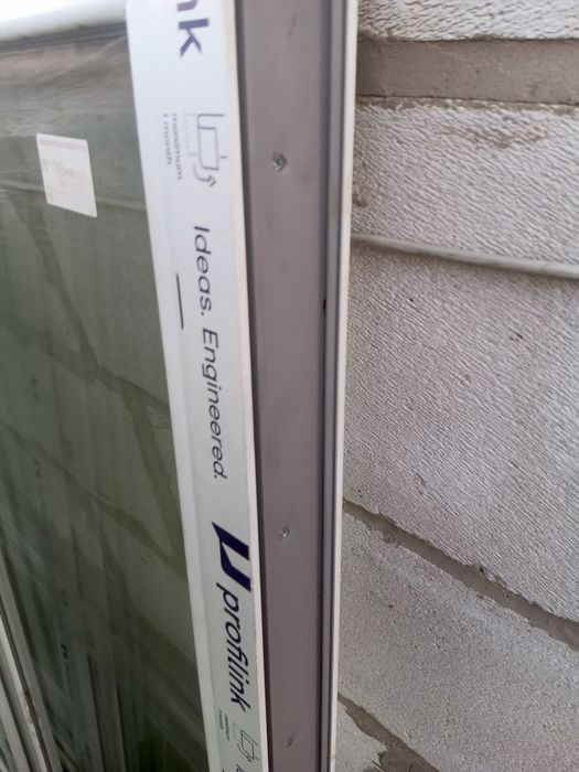 Нові металопластикові вікна.