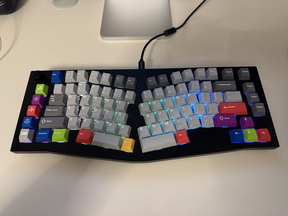 Keychron Q10, дротова.