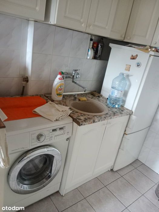 Wygodne mieszkanie z piwnicą w Wawrze