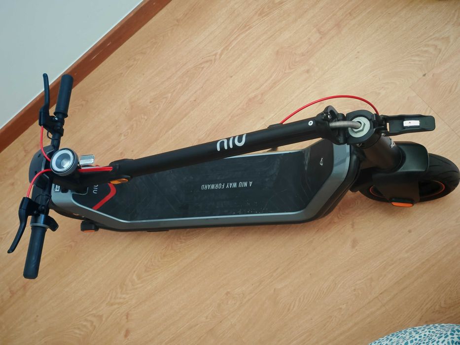 #####   Trotinete Elétrica NIU KQi3 Max (Como Nova / Versão de Topo) ####