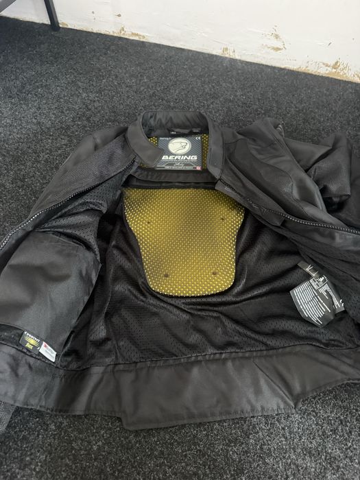 Vendo casaco de moto de mulher