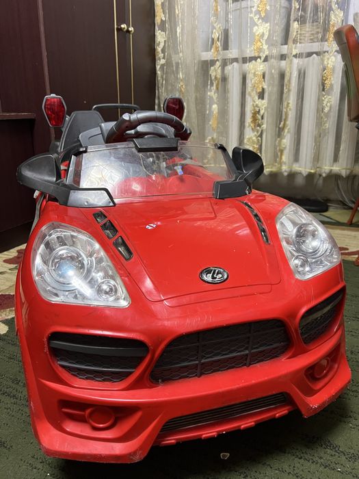 Машина на акамуляторі