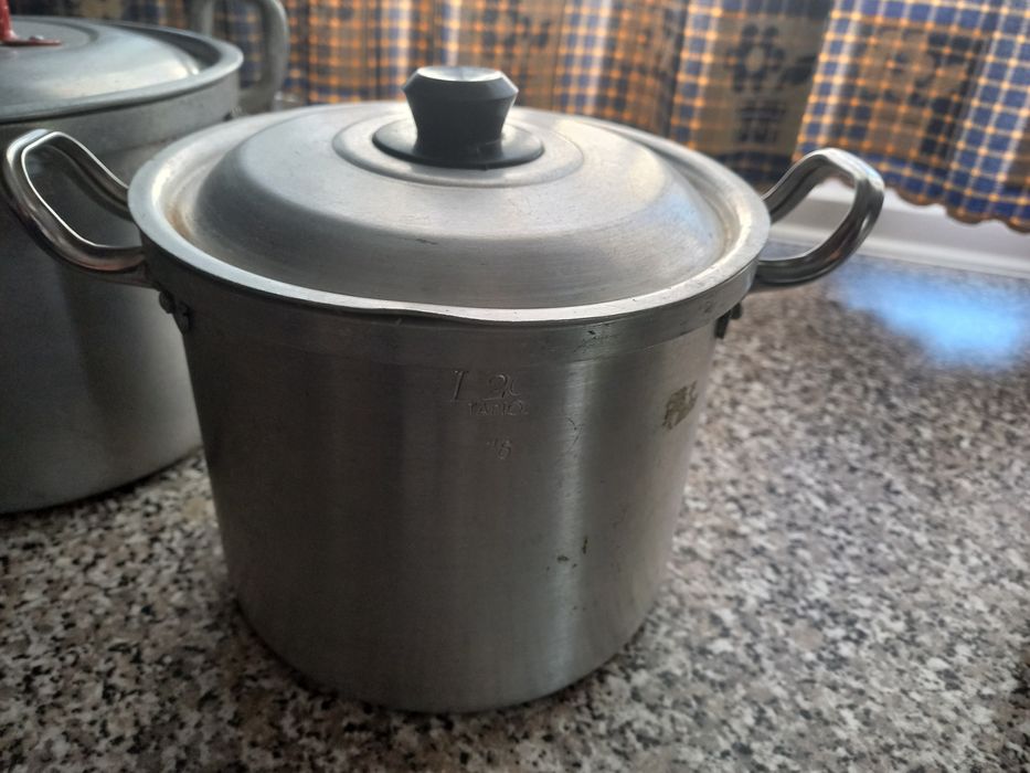 Panelas e tacho para cozinhar