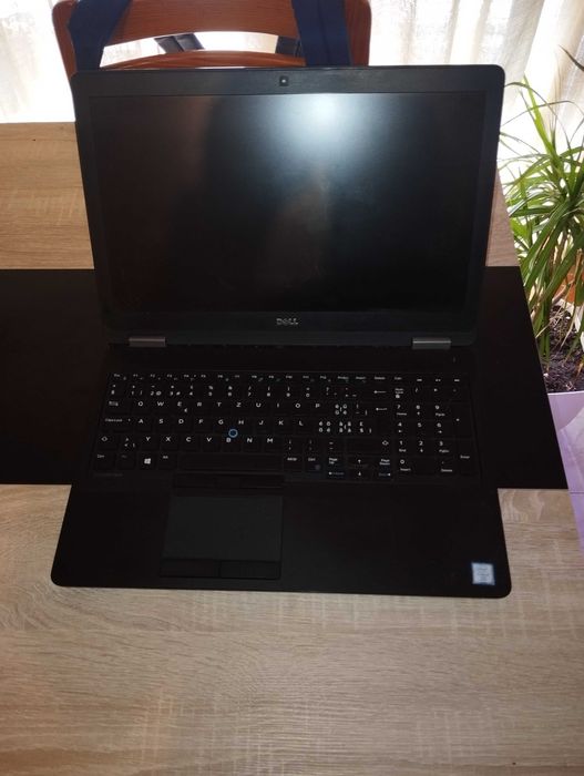 Dell Latitude E5570 Laptop with i7 and AMD Graphics64551677032193122