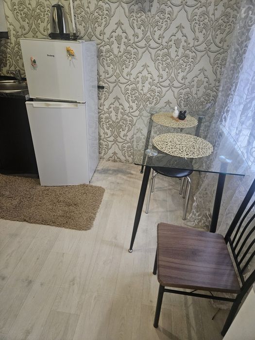 Продаю  часть дома,  с отдельным входом, возможно под офис или жилье.