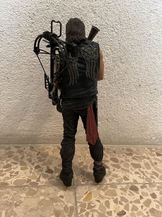 The Walking Dead Deluxe 10" Actionfigur Daryl Dixon Rocket Launcher