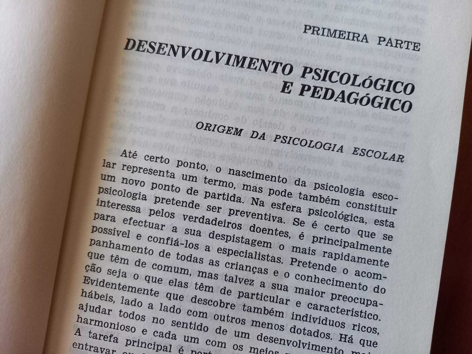 (PORTES GRÁTIS) "A Psicologia Escolar", de Andréa Jadoulle