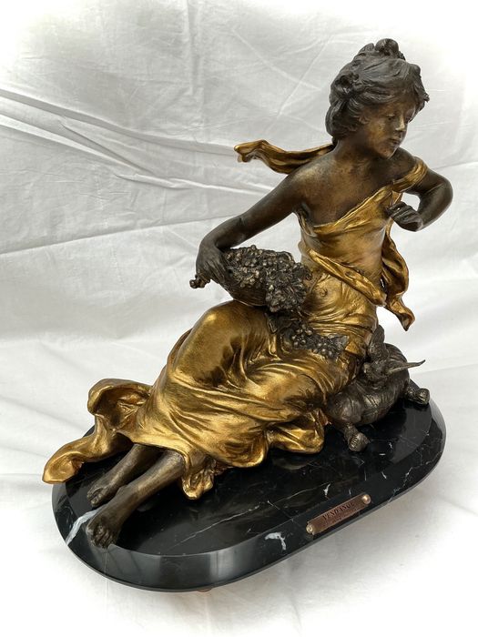 Escultura ”Vindima / Vendange”, escultor Auguste Moreau