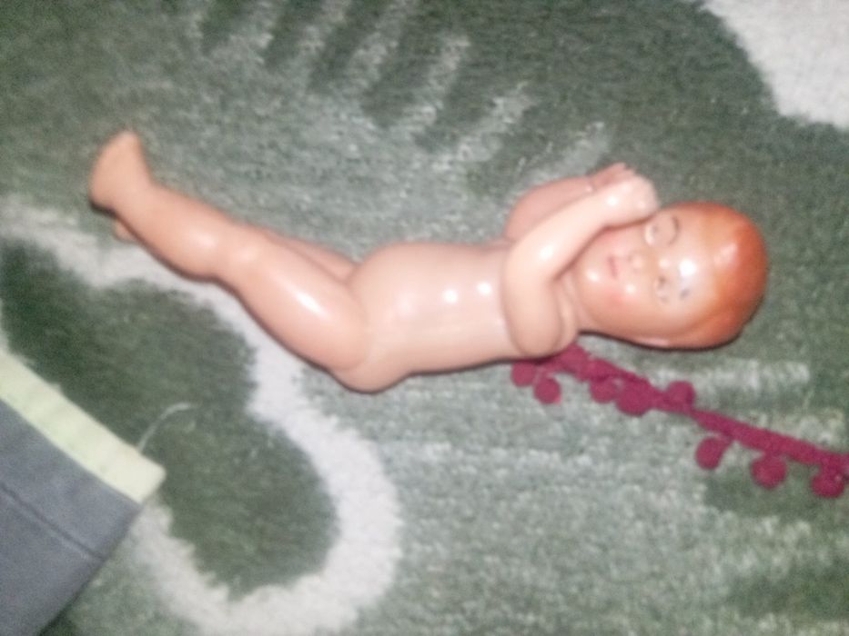 Bebe nu brinquedo