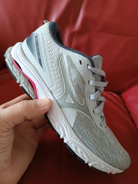 Кросівки Mizuno 38 розміру