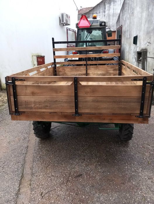 Reboque trator pequeno