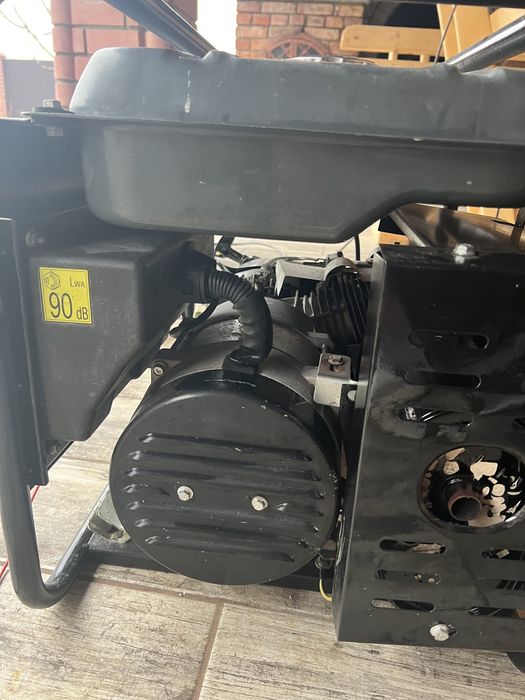 Генератор бензиновый 2,6 кВт.