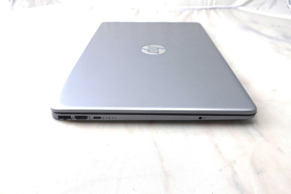 Portatil hp 250 g8 i5 1035g1 8gb ram win11