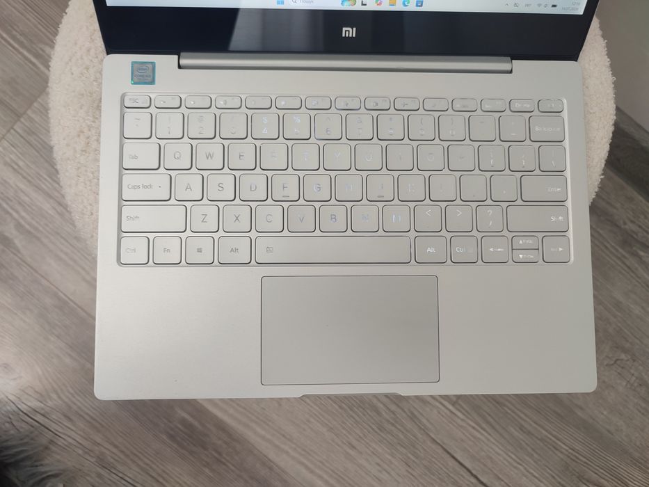 Ультрабук Xiaomi Mi Notebook Air 12.5" / Core m3-7Y30 / 4GB / SSD 128GB АКБ  5-6год