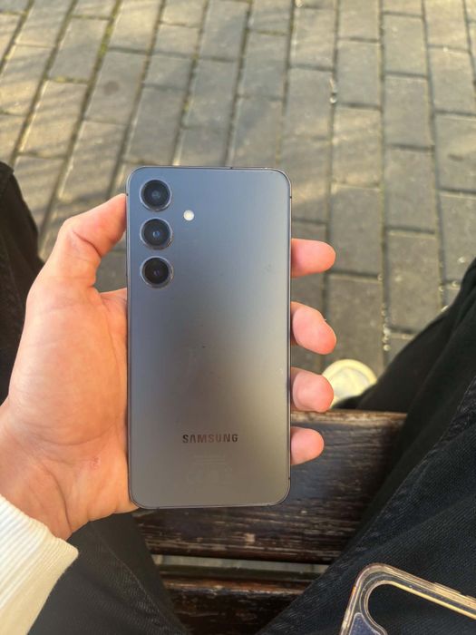 Zamienie lub sprzedam samsung s24 5g (opis)