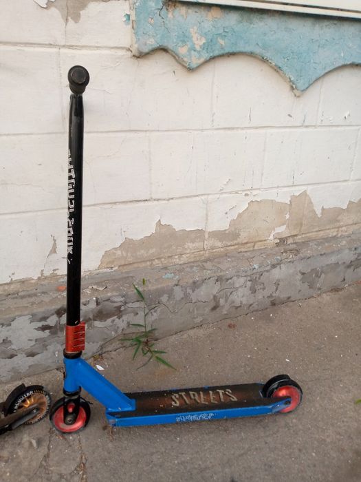 Продам два самоката б/у