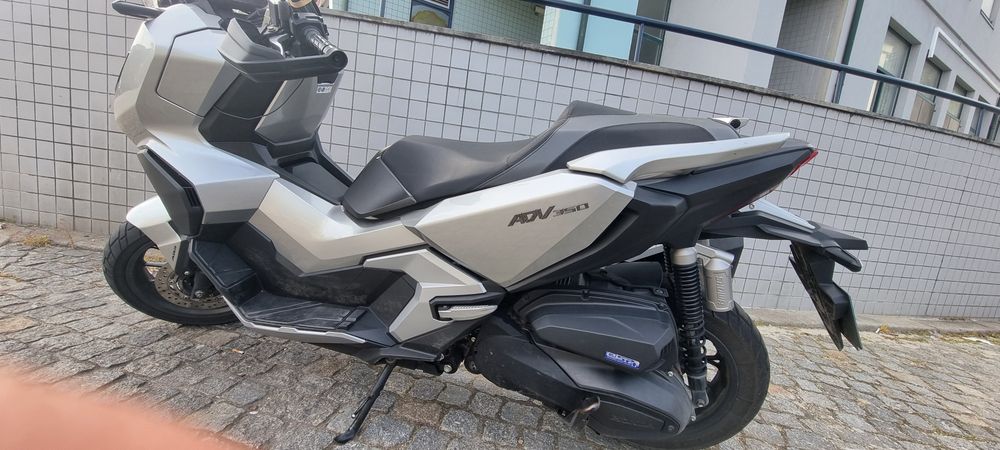 Scooter Honda ADV 350