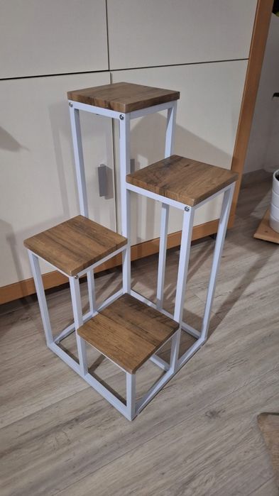 Kwietnik metalowy, 4 półki, biały stelaż + dąb craft, styl loft, 68 cm
