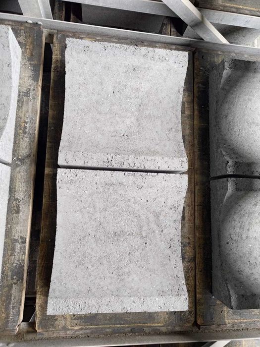 Koryto ściekowe betonowe muldowe przejazdowe 50x50x15 cm II gat