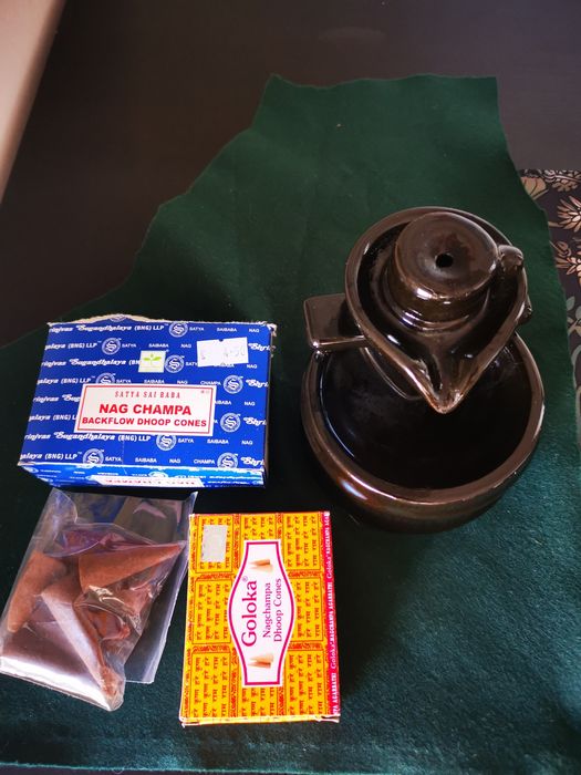 Queimador de incenso cascata de fumo